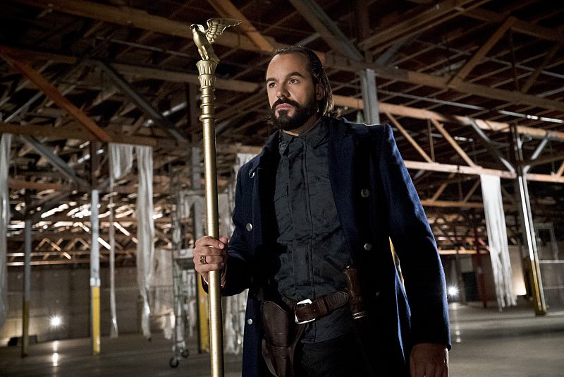 Arrow -- "Legends of Yesterday" -- Image AR408B_0005b.jpg -- Pictured: Casper Crump as Vandal Savage -- Photo: Katie Yu/ The CW -- ÃÂ© 2015 The CW Network, LLC. All Rights Reserved.