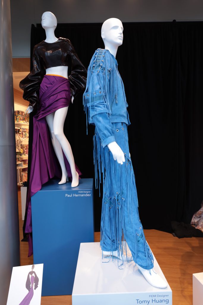 Disney Collaborates With FIDM To Create A “FROZEN 2” Inspired Window ...