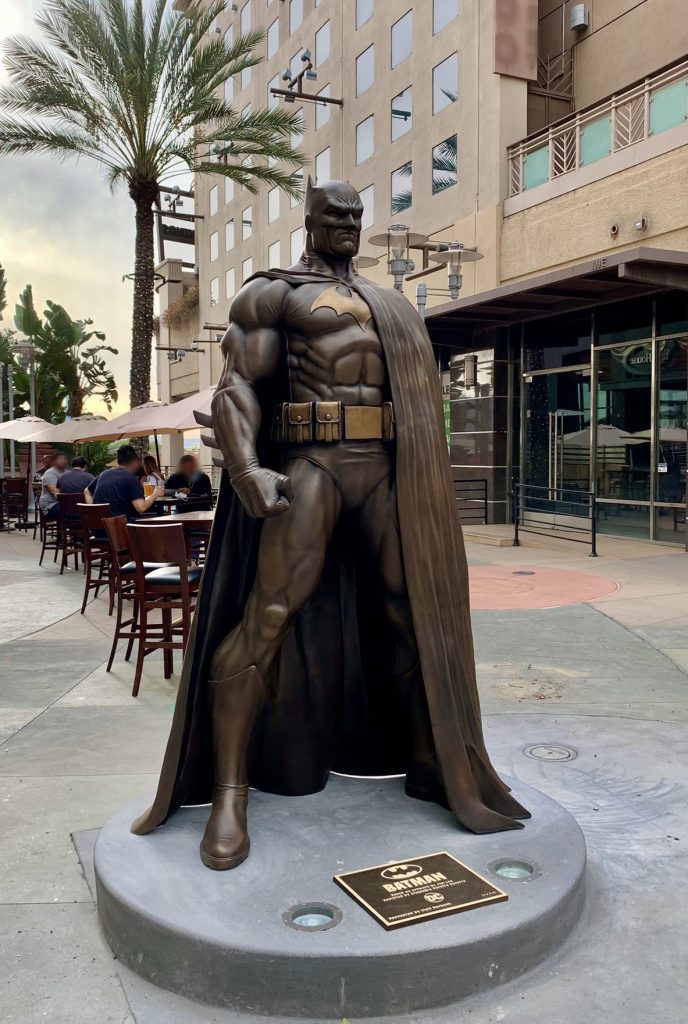 DC TEAMS WITH CITY OF BURBANK TO UNVEIL LARGER-THAN-LIFE BATMAN STATUE