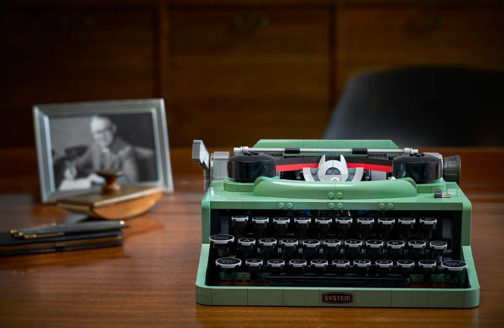 THE LEGO GROUP REVEALS ELEGANT NEW TYPEWRITER SET BASED ON WINNING FAN DESIGN