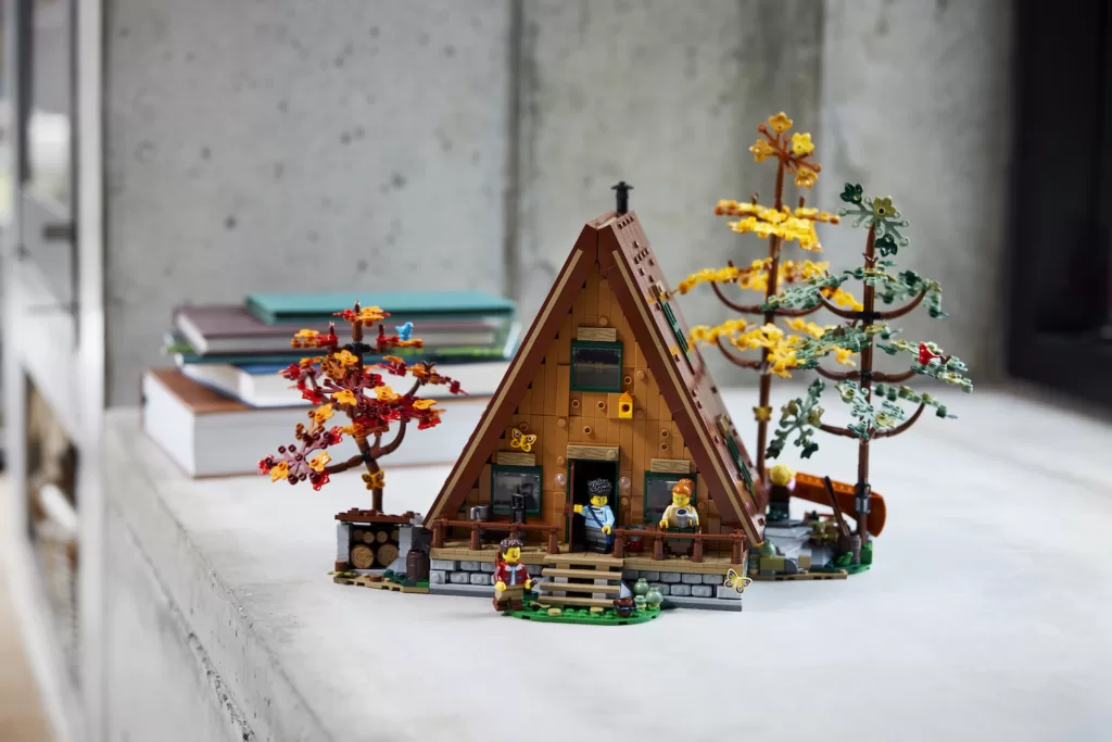 GET COSY IN THE LEGO IDEAS A-FRAME CABIN
