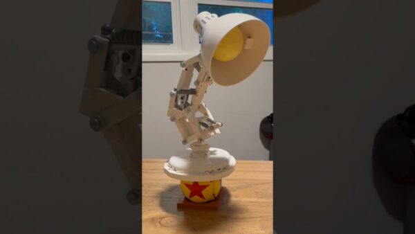 LEGO Disney Pixar Luxo Jr! LEGO Disney Pixar Luxo Jr!