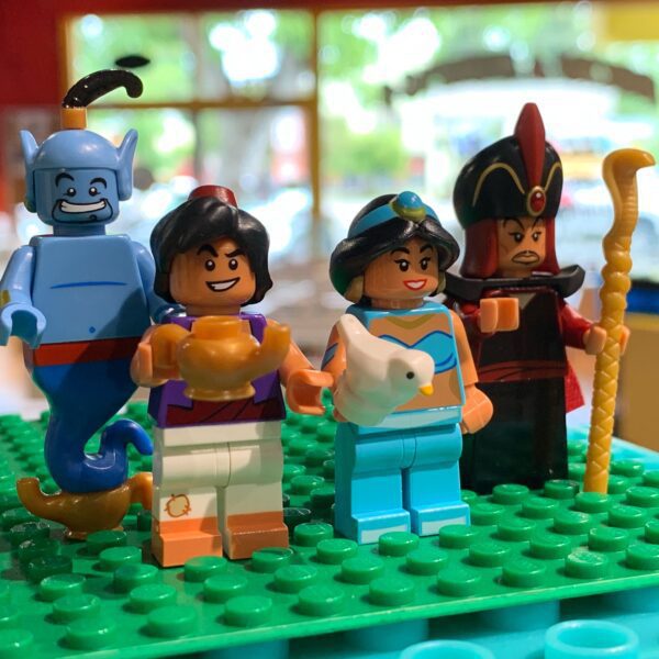 Bricks & Minifigs Surpasses 300th Store, Doubling Growth in Just Two Years